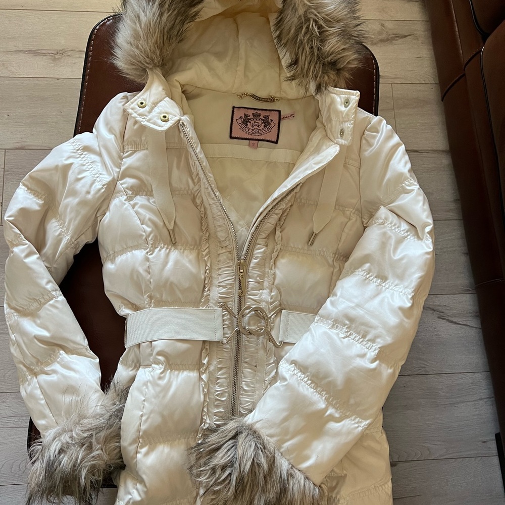 Juicy Couture down filled coat with ruffles cream color like new Size S